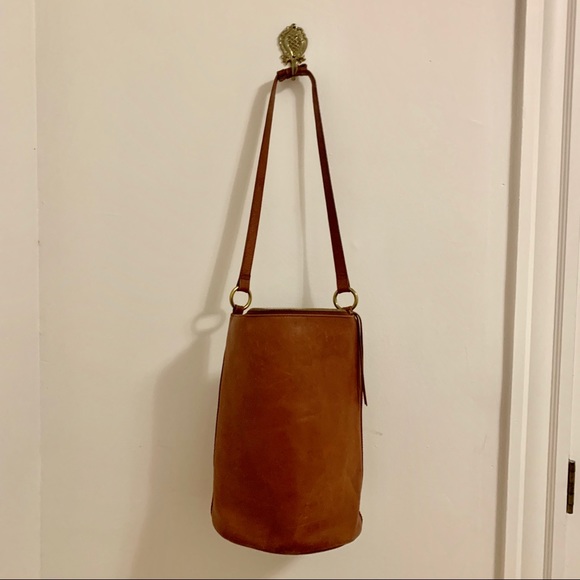 Madewell Handbags - Madewell Lisbon Boho Bucket Bag Sac Cognac Tan